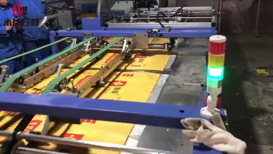 Inserción automática del revestimiento de la máquina de coser y corte de bolsas de plástico de saco tejido